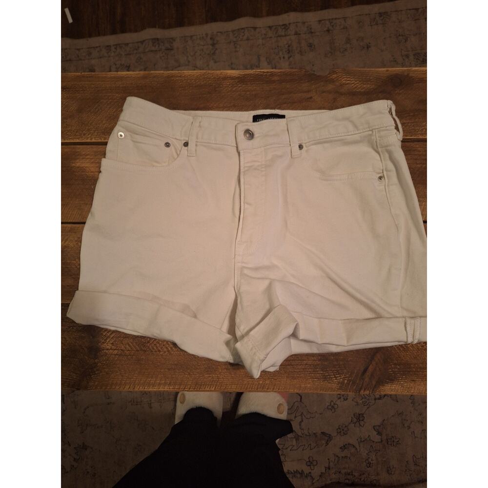Free Assembly Womens White Denim Shorts Size 14